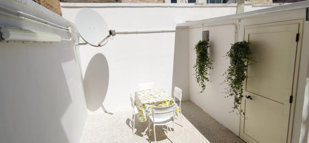 Family And Friends House Apartment Lecce Exterior photo